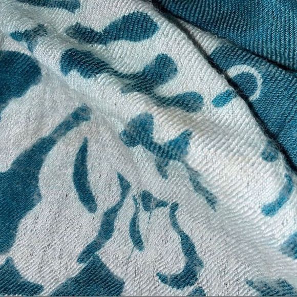 Vintage Floral Pashmina purchased at Anthropologie Bid Now = Discounted Shipping - Picture 3 of 12